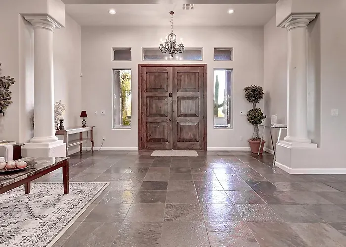Custom 2 Acres True Indoor-outdoor Living *