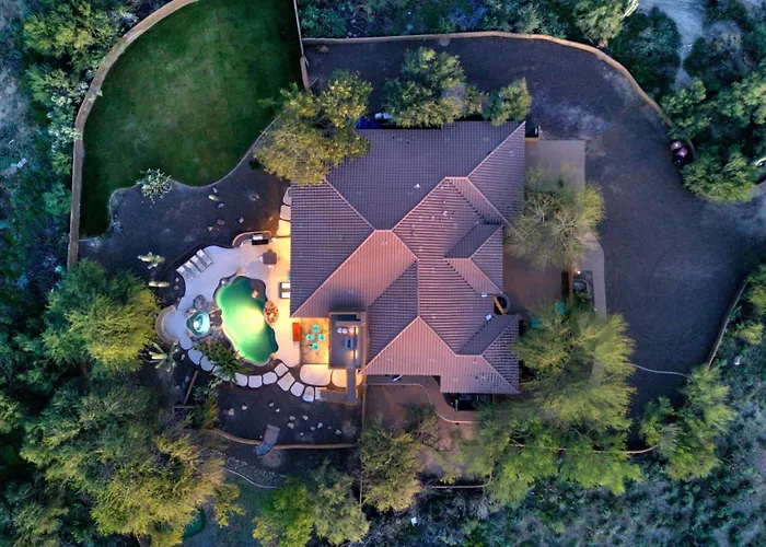 Custom 2 Acres True Indoor-outdoor Living